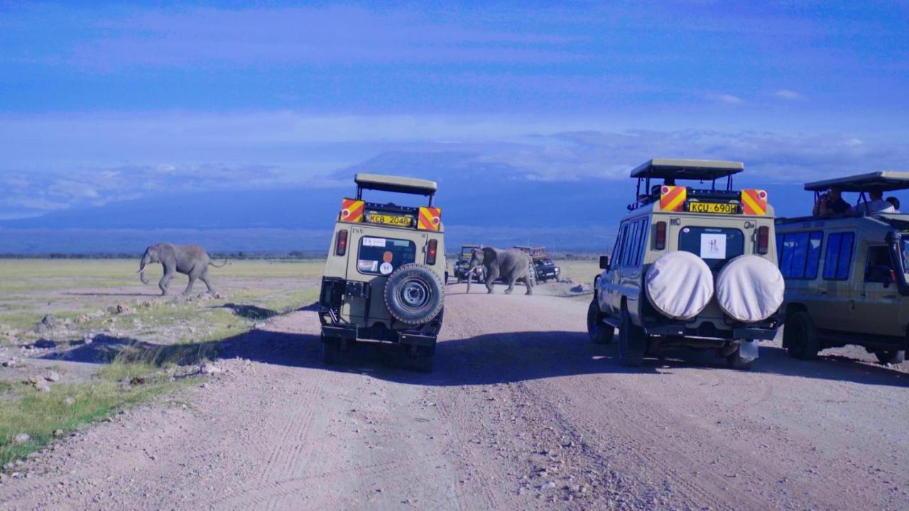 Amboseli Gateway Hotel Kimana Exteriör bild