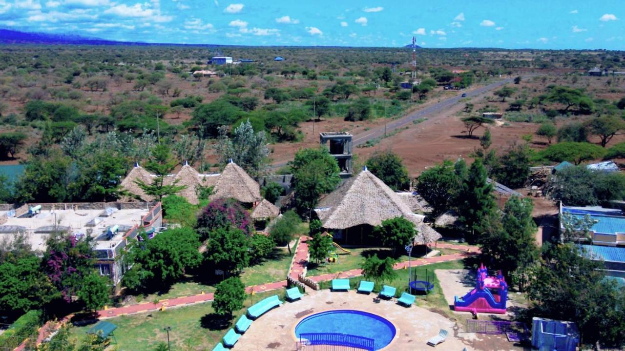 Amboseli Gateway Hotel Kimana Exteriör bild
